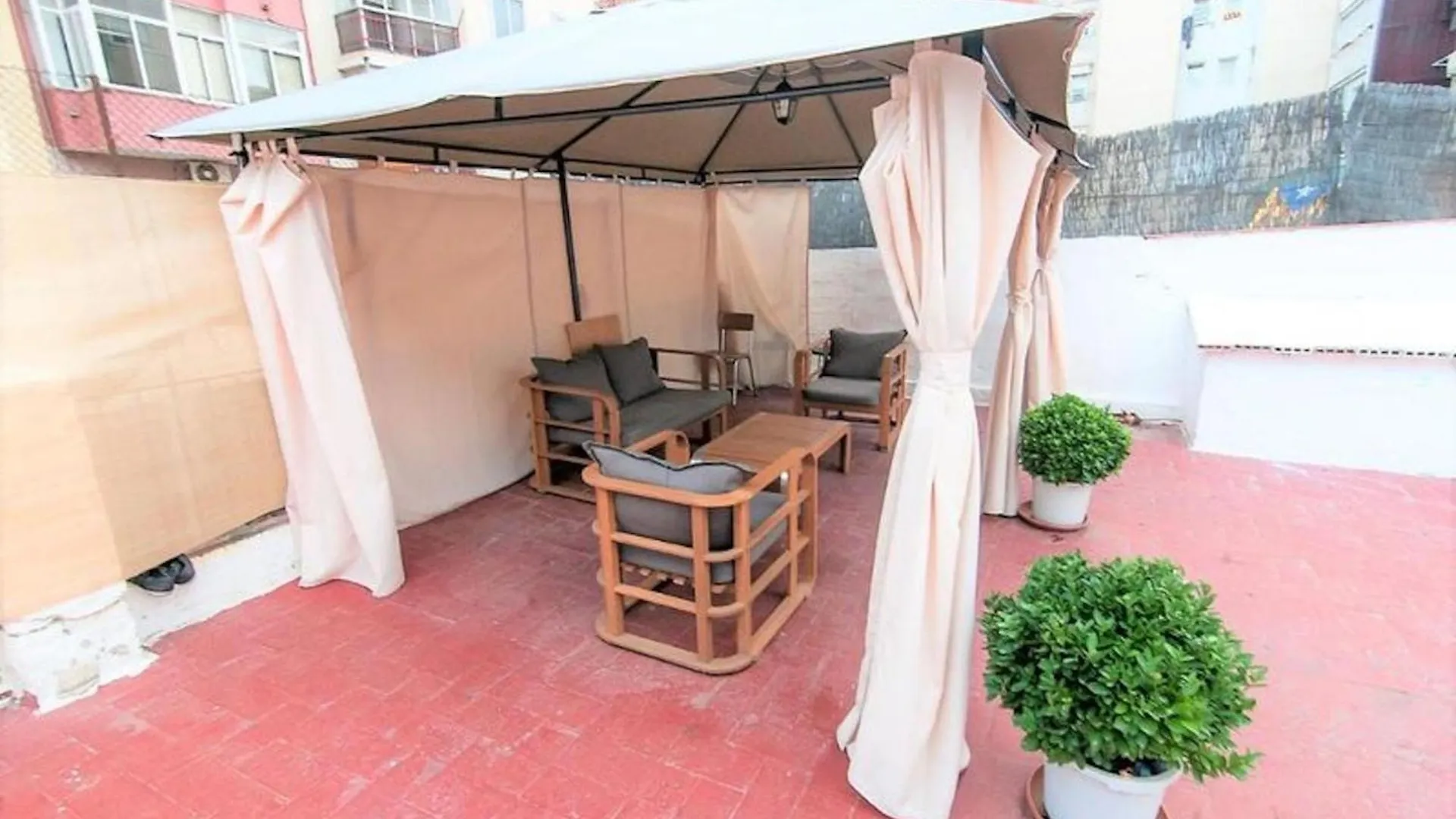 Guest house Room In Guest Room - Private Room With Sunny Terrace Of 200M2 2 Barcelona Spain