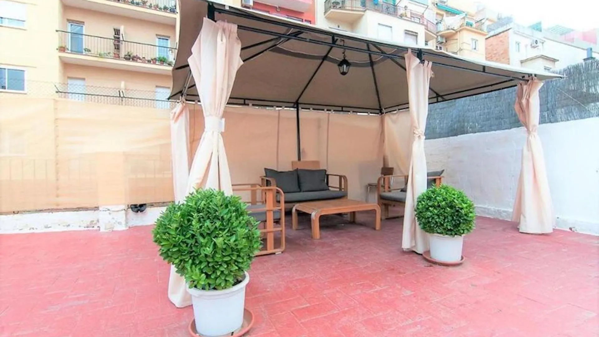 Room In Guest Room - Private Room With Sunny Terrace Of 200M2 2 Barcelona